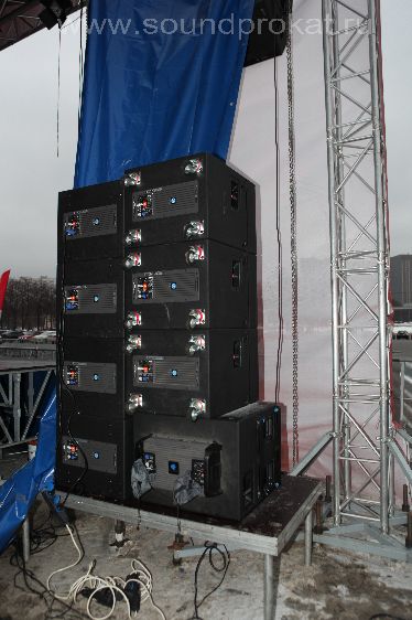 Установка сцены 10X12, звукового и светового борудования на митинге 23.02.2012.
